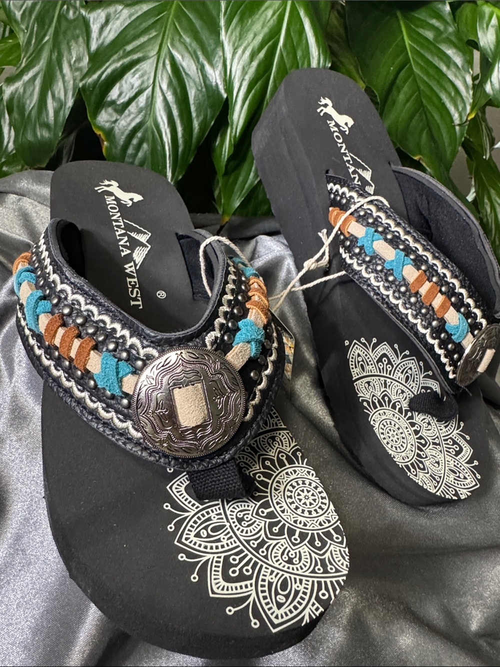 Montana West Black Sandal Flip Flop with Suede Design Straps - New! Size 10